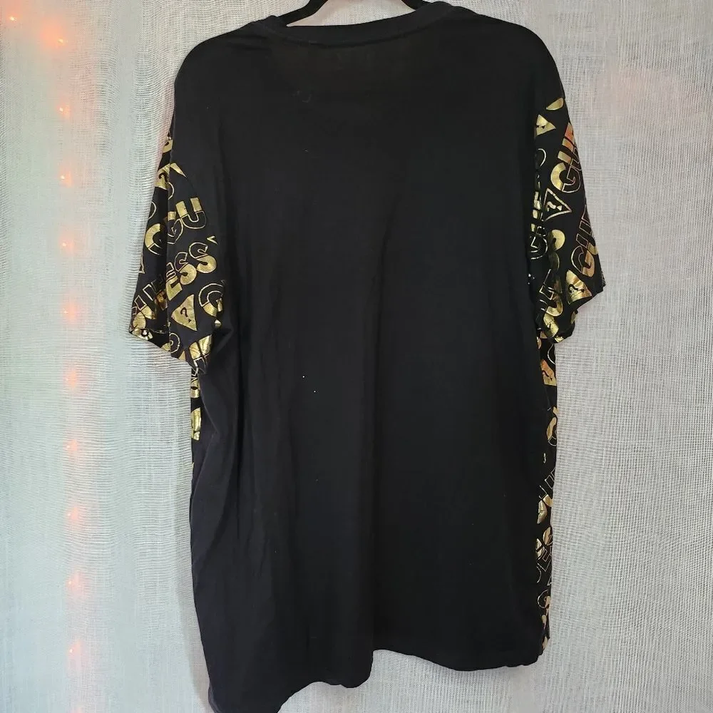 GUESS Men's Black and Gold Logo T-Shirt - Picture 4 of 4